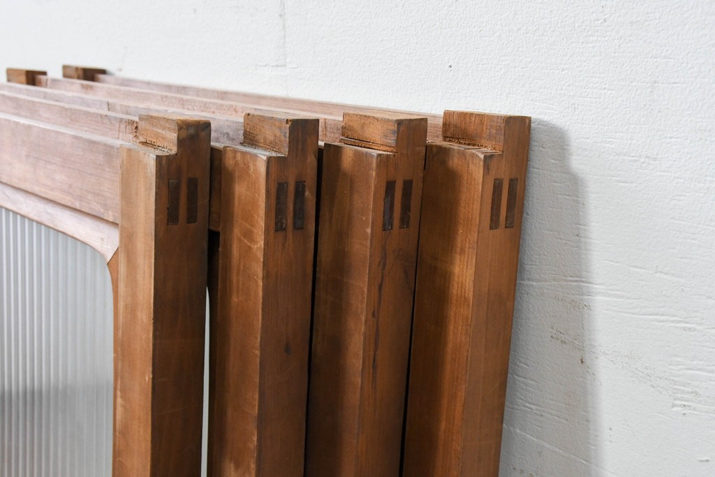 ヴィンテージ建具　昭和中期　木味豊かなモールガラス入りの窓4枚セット　(R-086550)