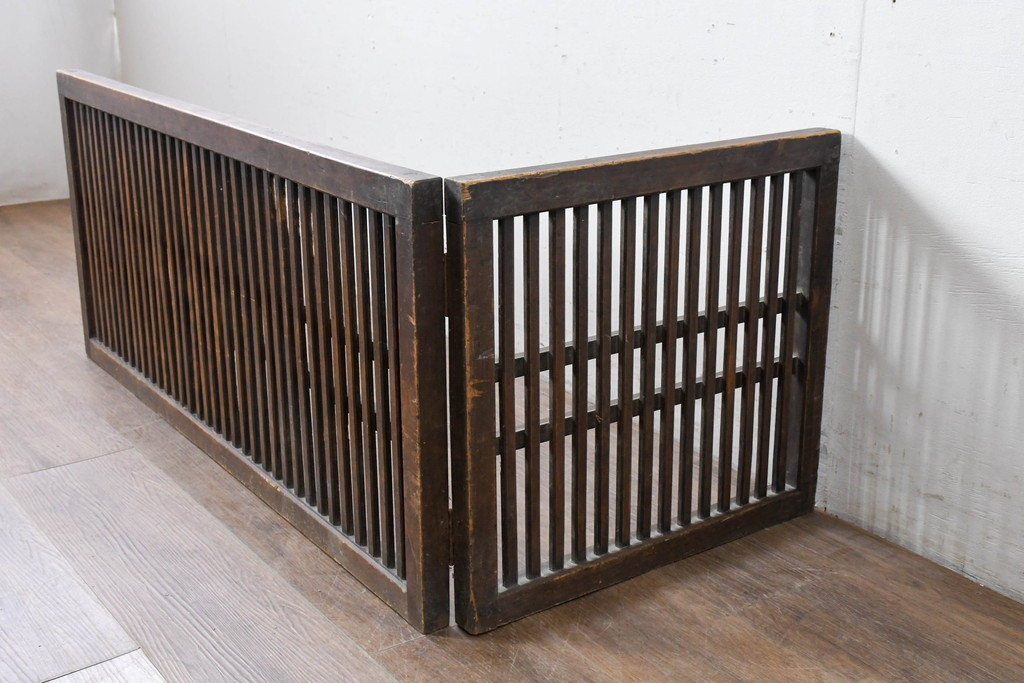  和製アンティーク　明治～大正期　使いこまれた味のある帳場格子　(R-086551)