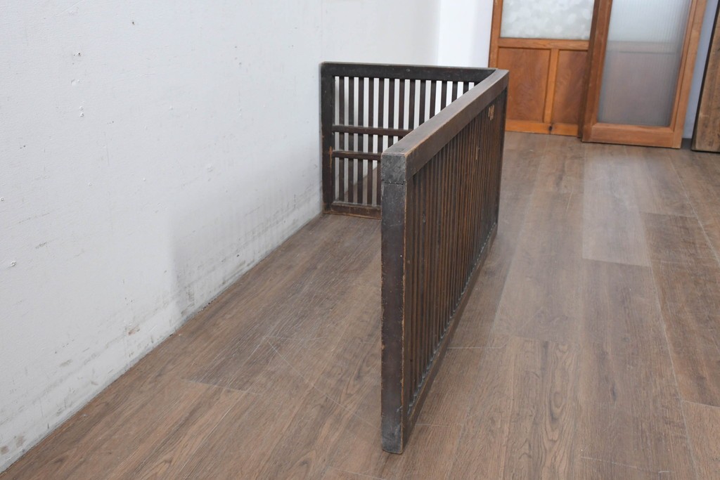  和製アンティーク　明治～大正期　使いこまれた味のある帳場格子　(R-086551)