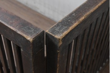  和製アンティーク　明治～大正期　使いこまれた味のある帳場格子　(R-086551)