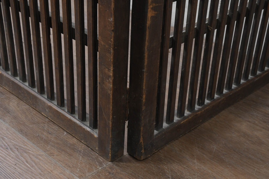  和製アンティーク　明治～大正期　使いこまれた味のある帳場格子　(R-086551)