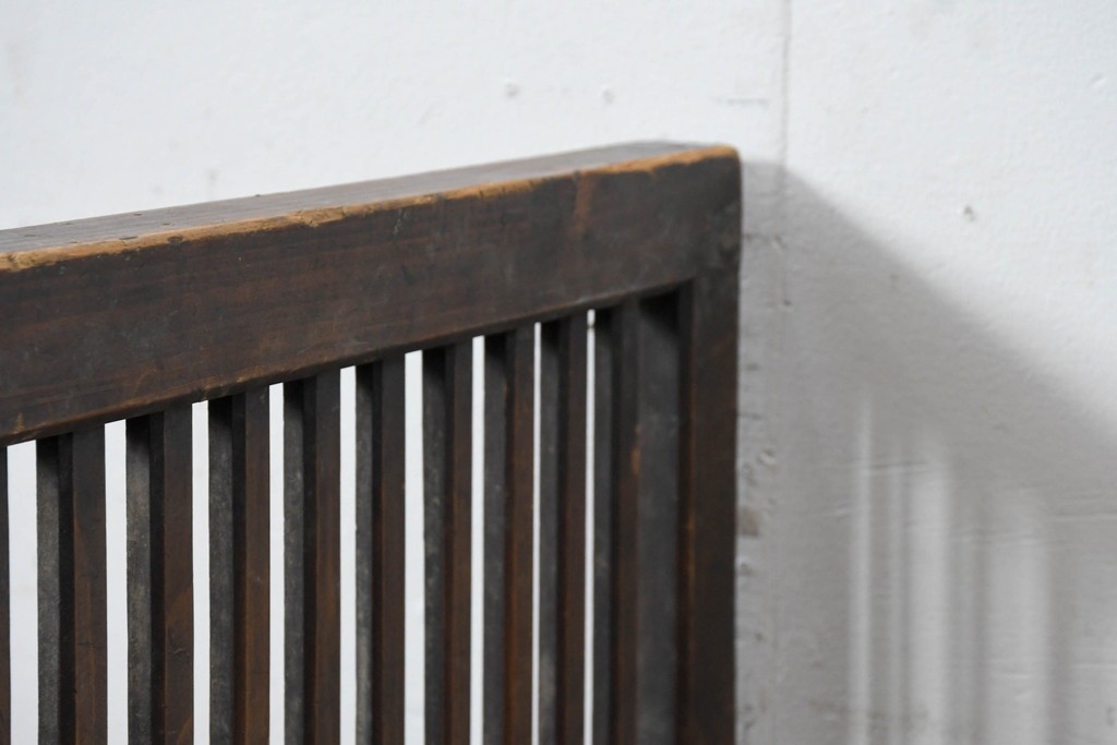  和製アンティーク　明治～大正期　使いこまれた味のある帳場格子　(R-086551)