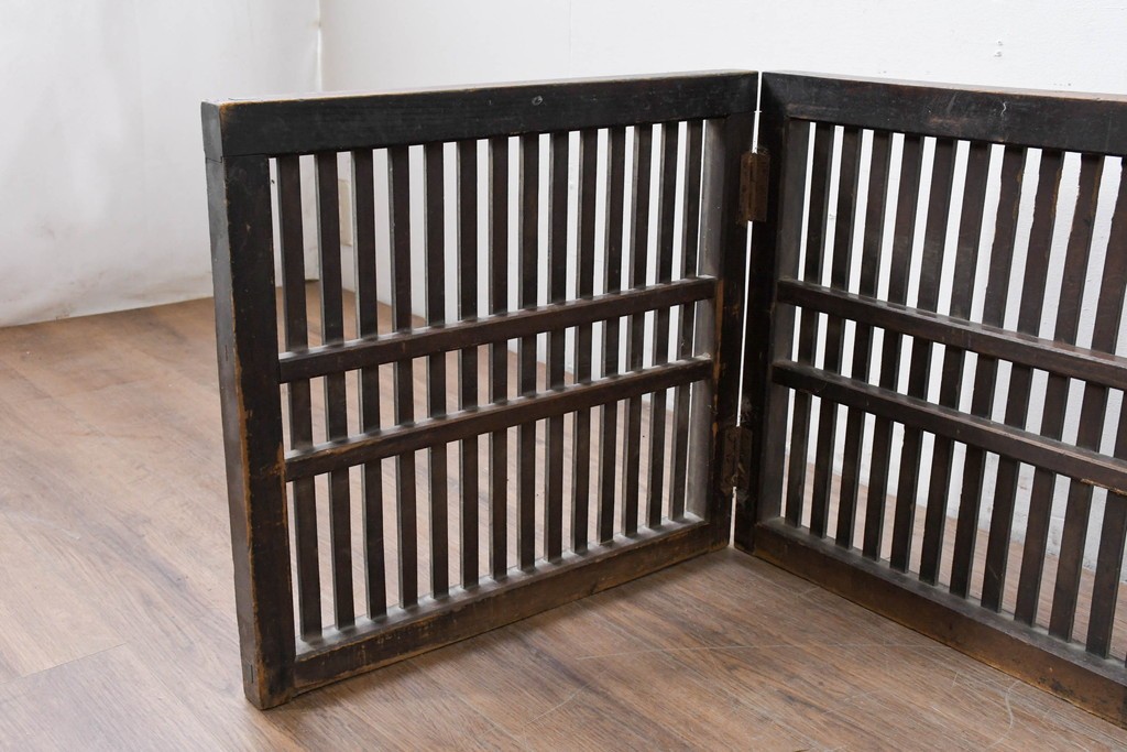  和製アンティーク　明治～大正期　使いこまれた味のある帳場格子　(R-086551)