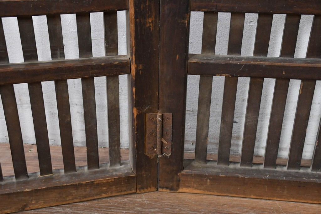  和製アンティーク　明治～大正期　使いこまれた味のある帳場格子　(R-086551)