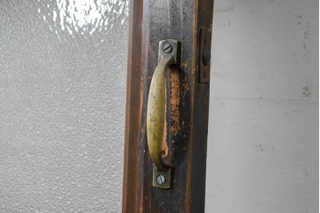 アンティーク建具　大正期　木のあたたかみとレトロなガラスが魅力の扉1枚　(R-086552)