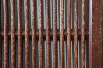 アンティーク建具　明治から大正期　繊細な格子が美しい幅狭格子扉1枚　(R-086553)