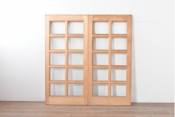 ヴィンテージ建具　未使用長期在庫品建具　昭和後期　明るい木色のフレームのシンプルな扉2枚セット　(R-086554)