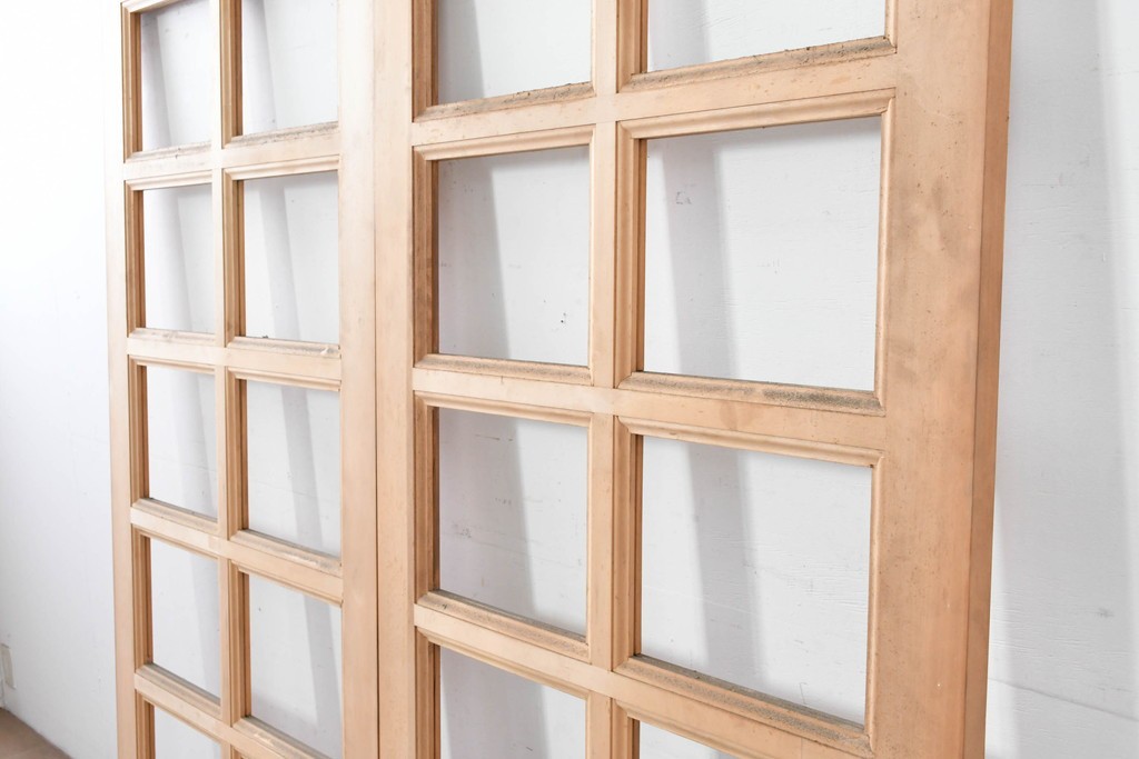 ヴィンテージ建具　未使用長期在庫品建具　昭和後期　明るい木色のフレームのシンプルな扉2枚セット　(R-086554)