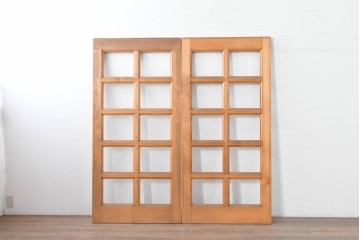 ヴィンテージ建具　未使用長期在庫品建具　昭和後期　明るい木色のフレームのシンプルな扉2枚セット　(R-086554)