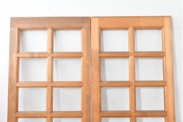 ヴィンテージ建具　未使用長期在庫品建具　昭和後期　明るい木色のフレームのシンプルな扉2枚セット　(R-086554)