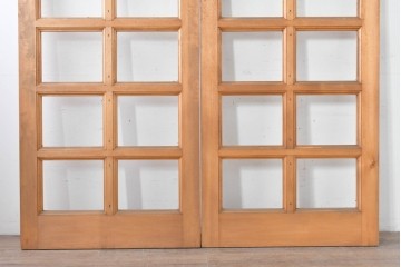 ヴィンテージ建具　未使用長期在庫品建具　昭和後期　明るい木色のフレームのシンプルな扉2枚セット　(R-086554)