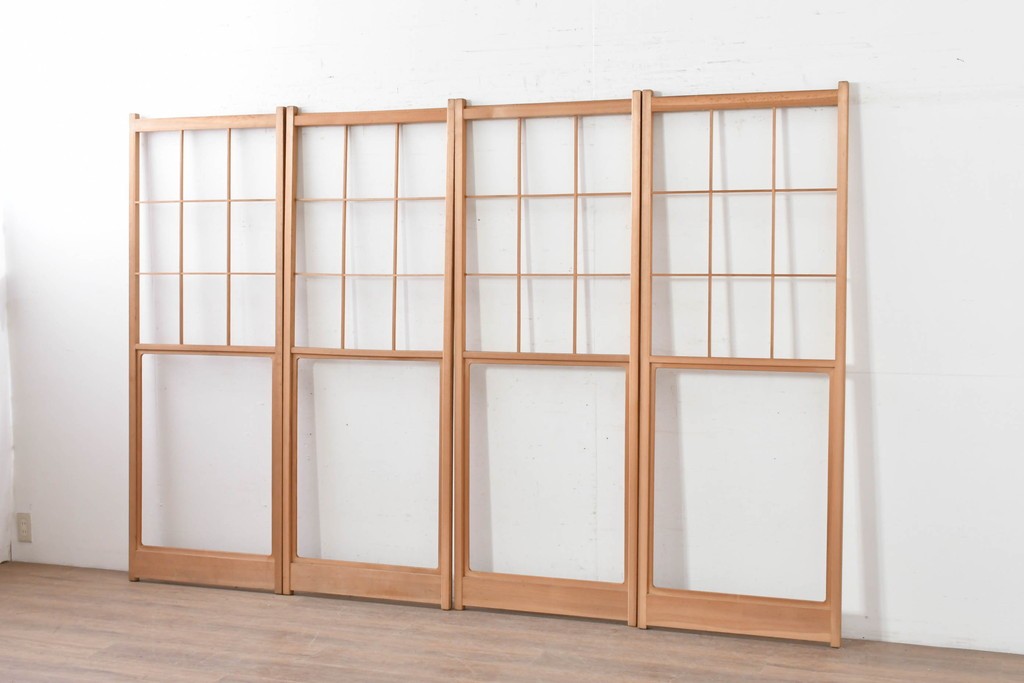 ヴィンテージ建具　昭和後期　上品な桟組みが引き立つ幅狭タイプの雪見障子戸4枚セット　(R-086555)