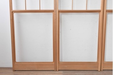 ヴィンテージ建具　昭和後期　上品な桟組みが引き立つ幅狭タイプの雪見障子戸4枚セット　(R-086555)
