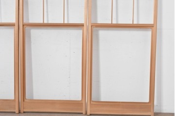 ヴィンテージ建具　昭和後期　上品な桟組みが引き立つ幅狭タイプの雪見障子戸4枚セット　(R-086555)