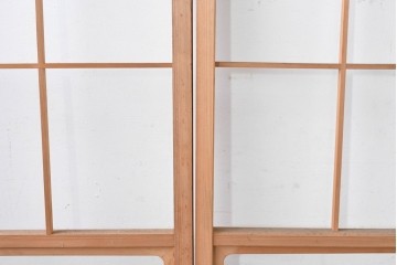 ヴィンテージ建具　昭和後期　上品な桟組みが引き立つ幅狭タイプの雪見障子戸4枚セット　(R-086555)