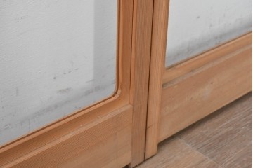 ヴィンテージ建具　昭和後期　上品な桟組みが引き立つ幅狭タイプの雪見障子戸4枚セット　(R-086555)