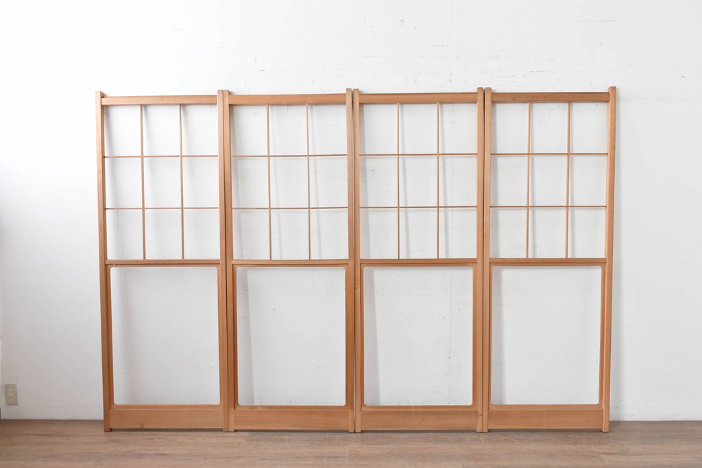 ヴィンテージ建具　昭和後期　上品な桟組みが引き立つ幅狭タイプの雪見障子戸4枚セット　(R-086555)