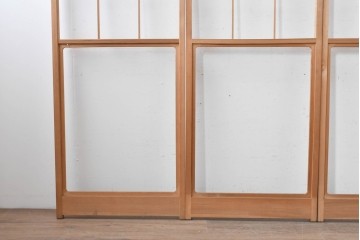 ヴィンテージ建具　昭和後期　上品な桟組みが引き立つ幅狭タイプの雪見障子戸4枚セット　(R-086555)