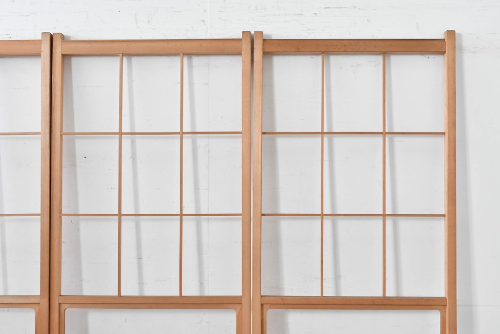 ヴィンテージ建具　昭和後期　上品な桟組みが引き立つ幅狭タイプの雪見障子戸4枚セット　(R-086555)