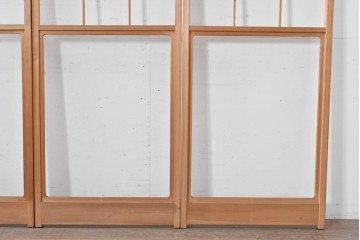ヴィンテージ建具　昭和後期　上品な桟組みが引き立つ幅狭タイプの雪見障子戸4枚セット　(R-086555)