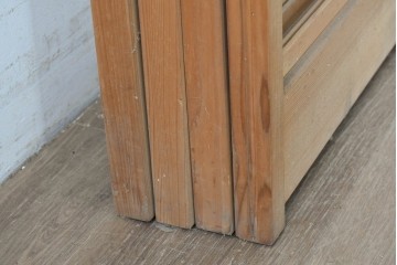 ヴィンテージ建具　昭和後期　上品な桟組みが引き立つ幅狭タイプの雪見障子戸4枚セット　(R-086555)