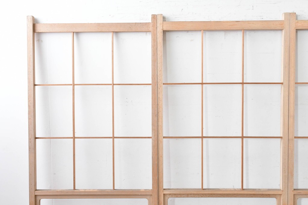 ヴィンテージ建具　昭和後期　上品な桟組みが引き立つ幅狭タイプの雪見障子戸4枚セット　(R-086556)