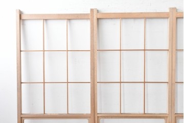 ヴィンテージ建具　昭和後期　上品な桟組みが引き立つ幅狭タイプの雪見障子戸4枚セット　(R-086556)