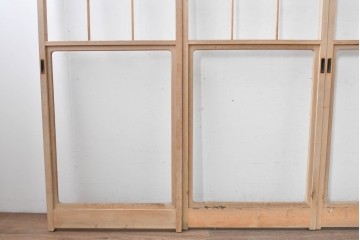 ヴィンテージ建具　昭和後期　上品な桟組みが引き立つ幅狭タイプの雪見障子戸4枚セット　(R-086556)