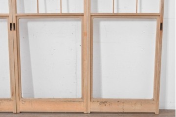 ヴィンテージ建具　昭和後期　上品な桟組みが引き立つ幅狭タイプの雪見障子戸4枚セット　(R-086556)