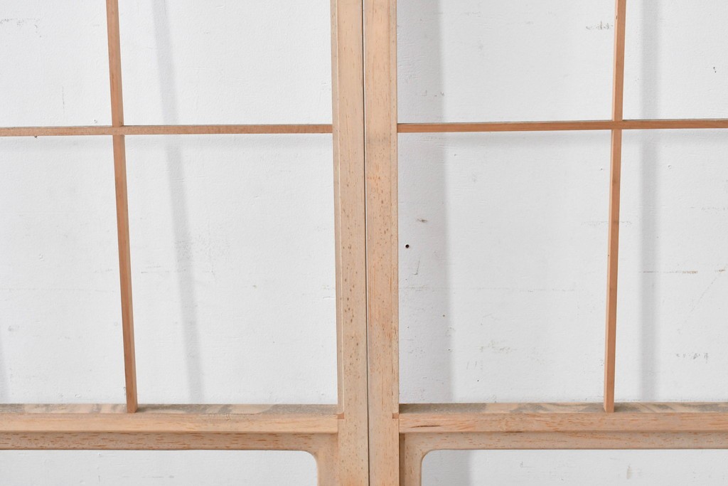 ヴィンテージ建具　昭和後期　上品な桟組みが引き立つ幅狭タイプの雪見障子戸4枚セット　(R-086556)