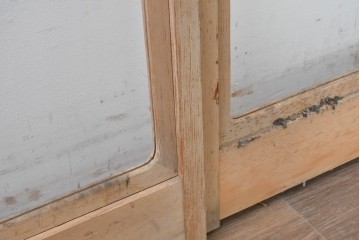 ヴィンテージ建具　昭和後期　上品な桟組みが引き立つ幅狭タイプの雪見障子戸4枚セット　(R-086556)