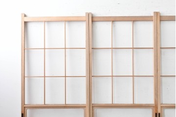 ヴィンテージ建具　昭和後期　上品な桟組みが引き立つ幅狭タイプの雪見障子戸4枚セット　(R-086556)