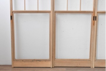 ヴィンテージ建具　昭和後期　上品な桟組みが引き立つ幅狭タイプの雪見障子戸4枚セット　(R-086556)