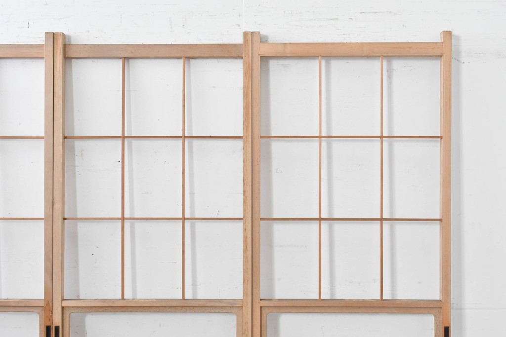 ヴィンテージ建具　昭和後期　上品な桟組みが引き立つ幅狭タイプの雪見障子戸4枚セット　(R-086556)