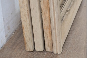 ヴィンテージ建具　昭和後期　上品な桟組みが引き立つ幅狭タイプの雪見障子戸4枚セット　(R-086556)