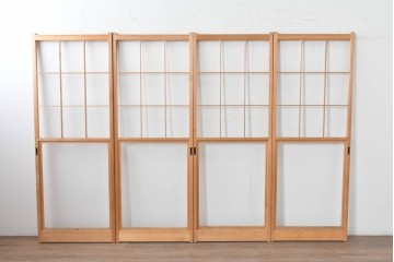 ヴィンテージ建具　昭和後期　上品な桟組みが引き立つ幅狭タイプの雪見障子戸4枚セット　(R-086557)