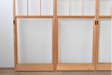 ヴィンテージ建具　昭和後期　上品な桟組みが引き立つ幅狭タイプの雪見障子戸4枚セット　(R-086557)