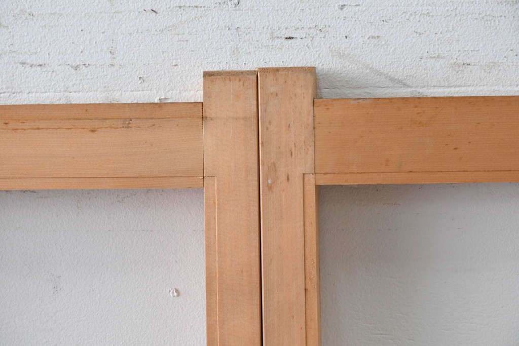 ヴィンテージ建具　昭和後期　上品な桟組みが引き立つ幅狭タイプの雪見障子戸4枚セット　(R-086557)