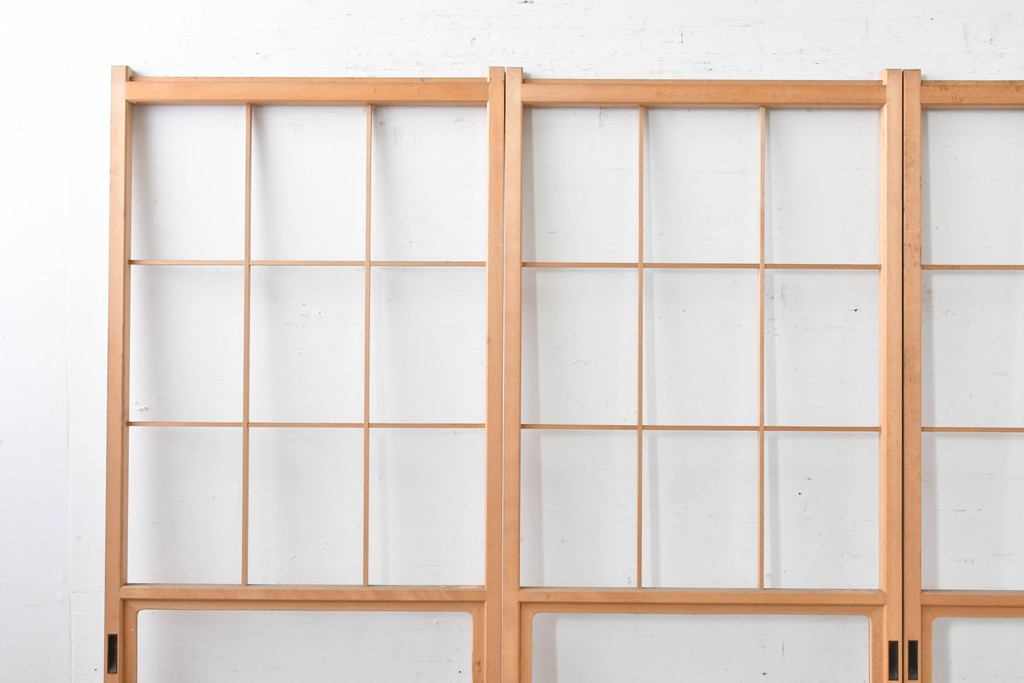 ヴィンテージ建具　昭和後期　上品な桟組みが引き立つ幅狭タイプの雪見障子戸4枚セット　(R-086557)