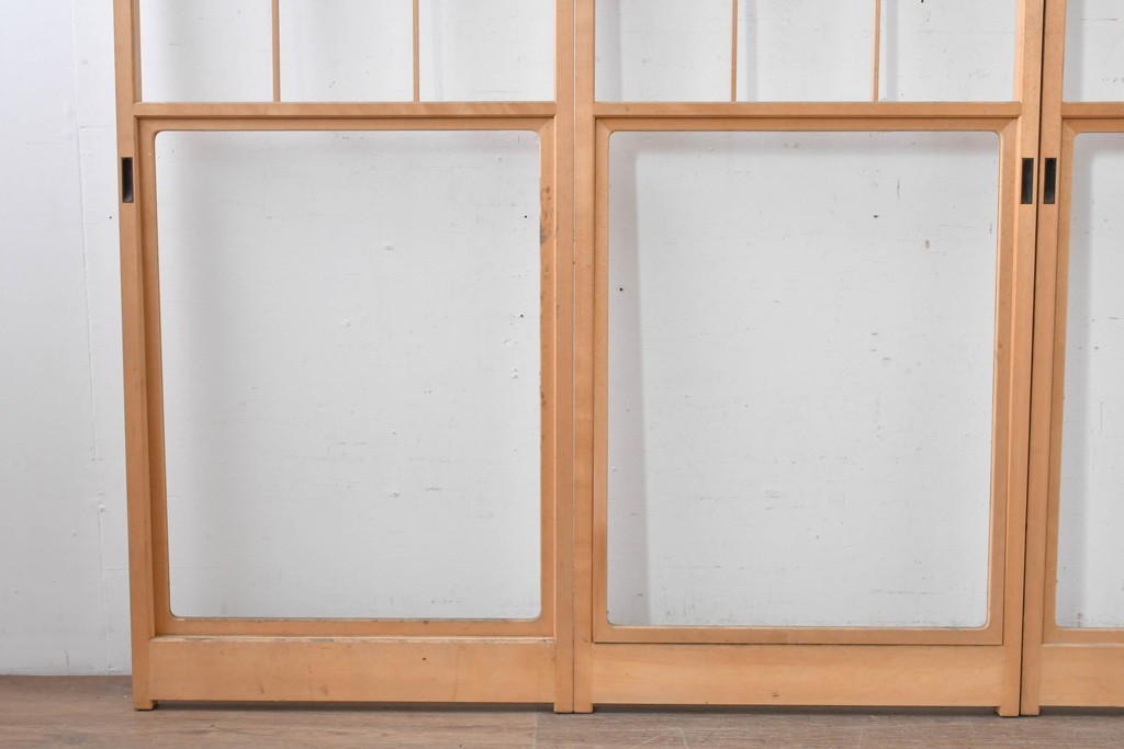ヴィンテージ建具　昭和後期　上品な桟組みが引き立つ幅狭タイプの雪見障子戸4枚セット　(R-086557)