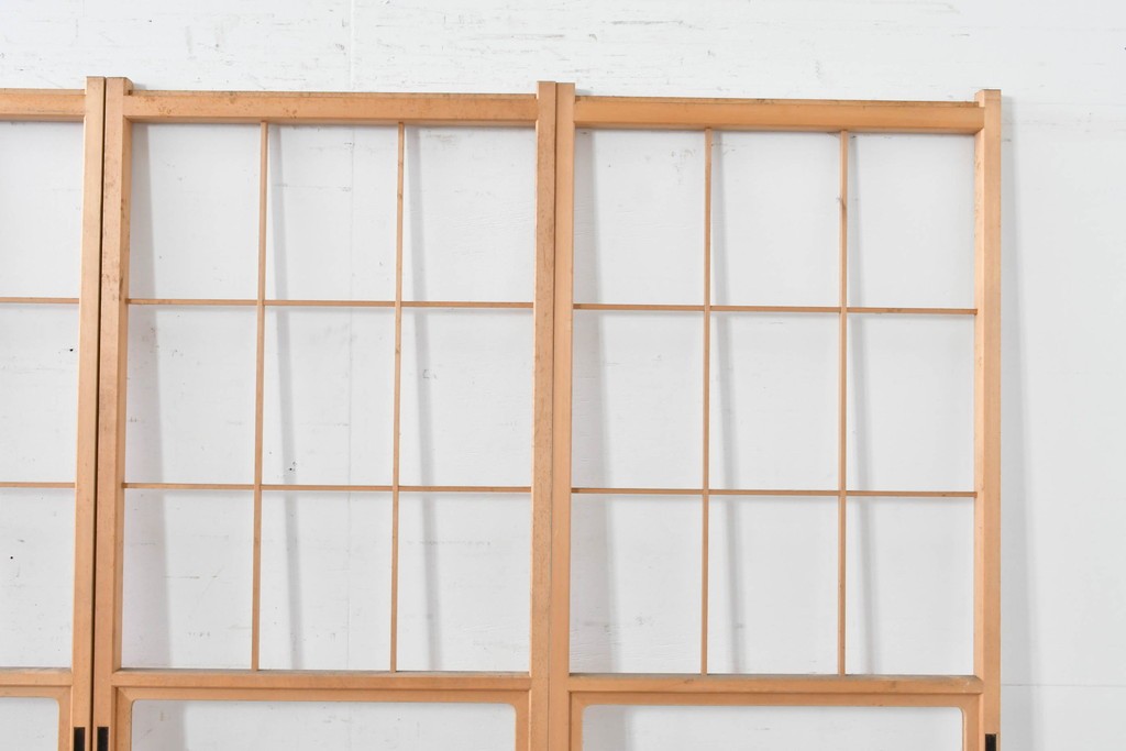 ヴィンテージ建具　昭和後期　上品な桟組みが引き立つ幅狭タイプの雪見障子戸4枚セット　(R-086557)