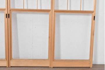 ヴィンテージ建具　昭和後期　上品な桟組みが引き立つ幅狭タイプの雪見障子戸4枚セット　(R-086557)