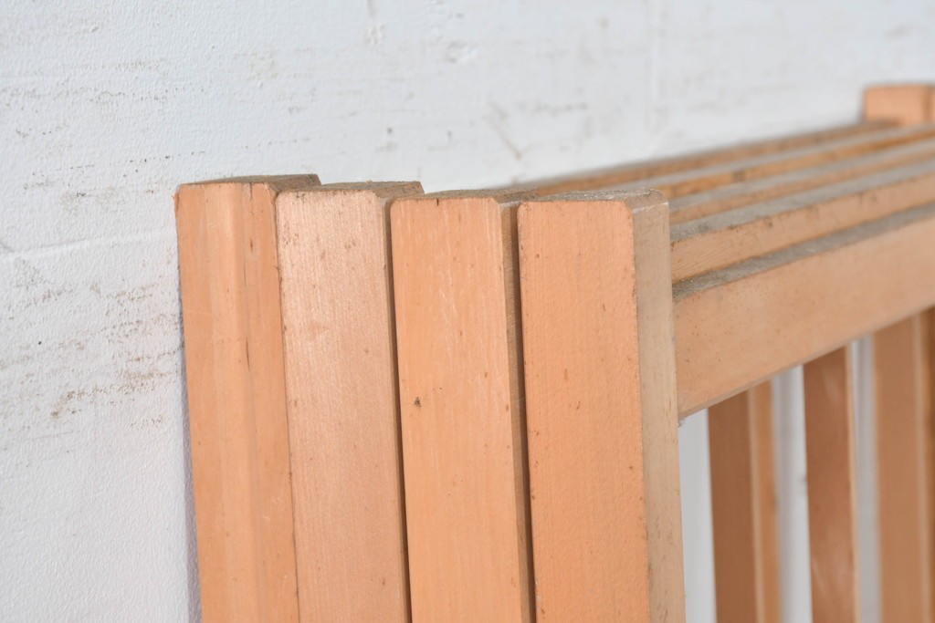 ヴィンテージ建具　昭和後期　上品な桟組みが引き立つ幅狭タイプの雪見障子戸4枚セット　(R-086557)