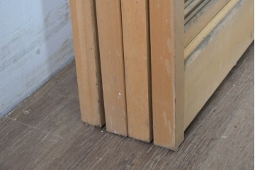 ヴィンテージ建具　昭和後期　上品な桟組みが引き立つ幅狭タイプの雪見障子戸4枚セット　(R-086557)