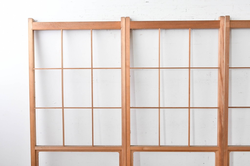 ヴィンテージ建具　昭和後期　上品な桟組みが引き立つ幅狭タイプの雪見障子戸4枚セット　(R-086558)
