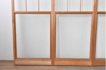 ヴィンテージ建具　昭和後期　上品な桟組みが引き立つ幅狭タイプの雪見障子戸4枚セット　(R-086558)