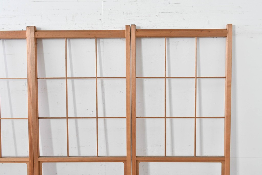 ヴィンテージ建具　昭和後期　上品な桟組みが引き立つ幅狭タイプの雪見障子戸4枚セット　(R-086558)