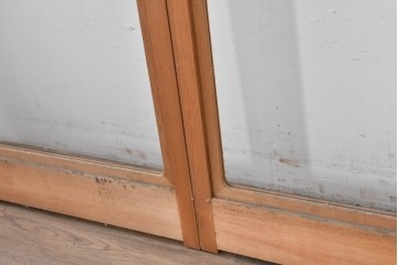 ヴィンテージ建具　昭和後期　上品な桟組みが引き立つ幅狭タイプの雪見障子戸4枚セット　(R-086558)