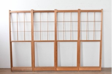 ヴィンテージ建具　昭和後期　上品な桟組みが引き立つ幅狭タイプの雪見障子戸4枚セット　(R-086558)