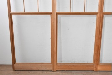 ヴィンテージ建具　昭和後期　上品な桟組みが引き立つ幅狭タイプの雪見障子戸4枚セット　(R-086558)